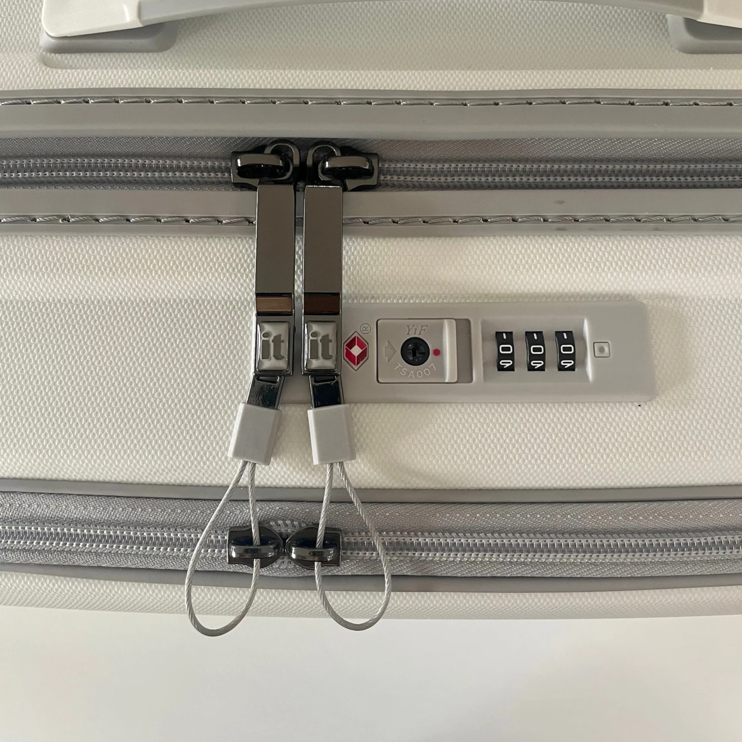 IT Luggage Momentous - Cabin (German Red) 7 IT Luggage Momentous - Cabin (German Red) - Image 5